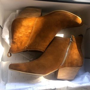 Pearse Dolce vita booties in DK saddle